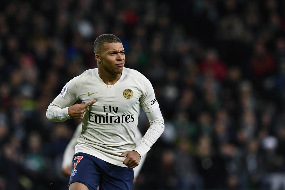 美国公民当街遭射杀激起公愤 特朗普急派亲信赴前线灭火并软化了态度